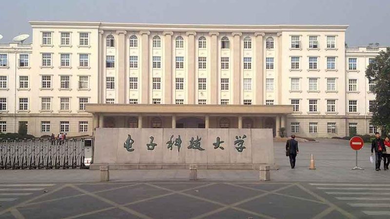 汽车电容：揭秘其在汽车电子中的应用与选择